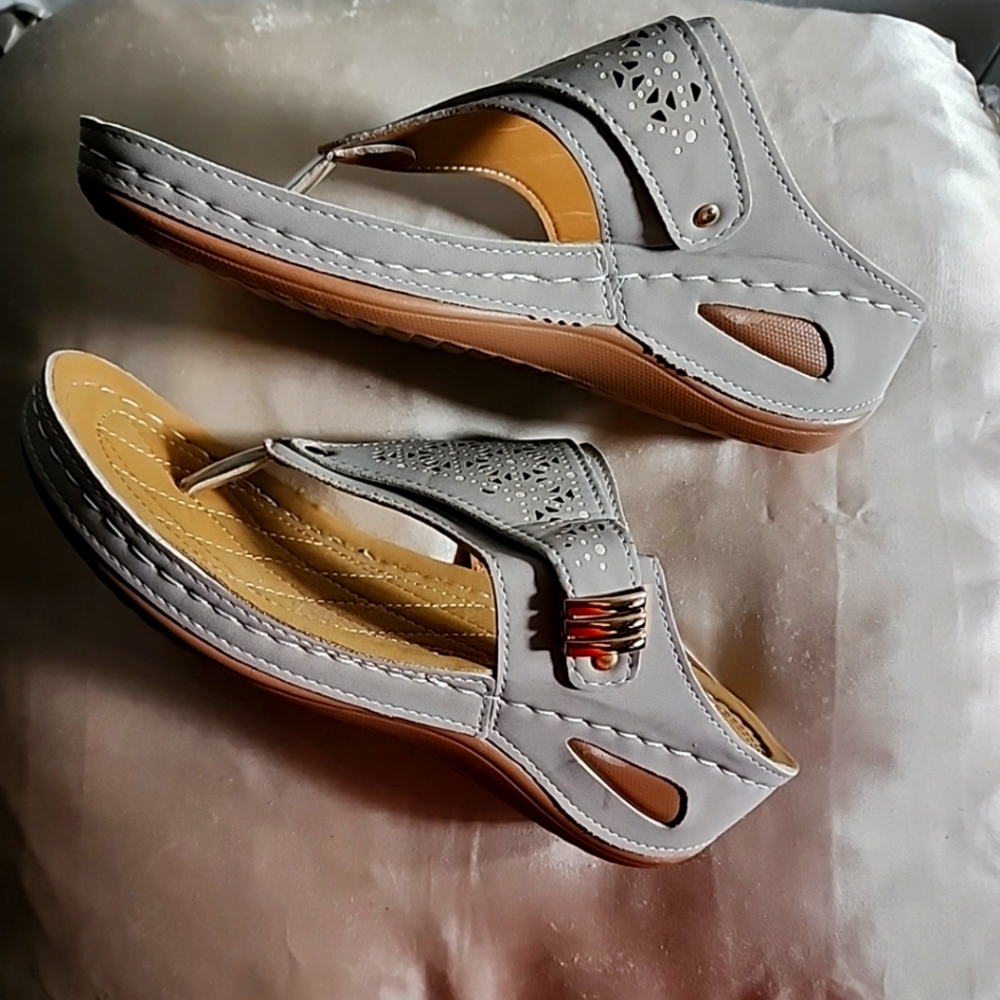 Women's Lounge Lightweight Wedge Thong Sandals, Size 7